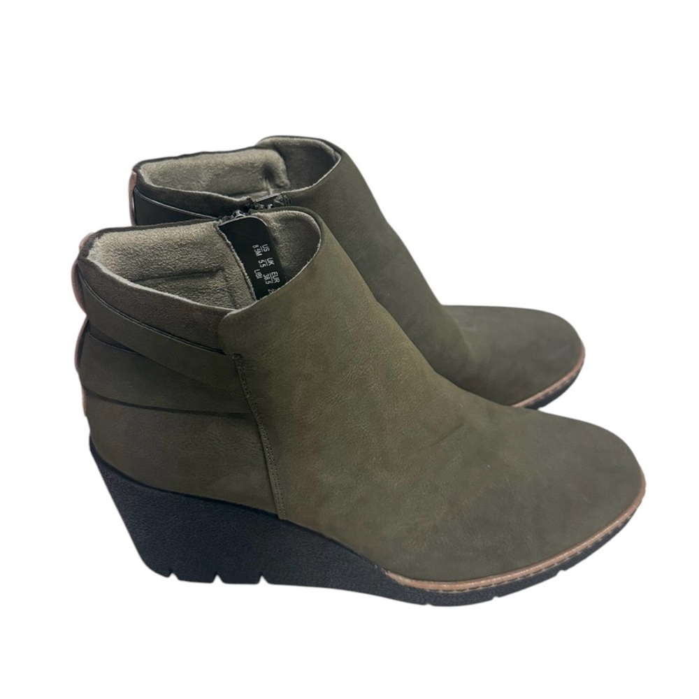 Dr. Scholl’s Women’s Libi Faux Suede Short Wedge Boots Size 8.5